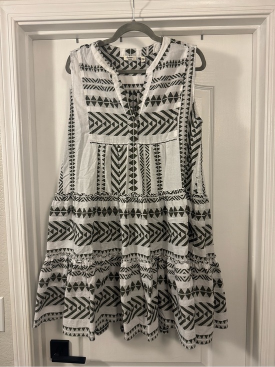 dylan Dresses & Skirts - Dylan Alexa Sleeveless Geometric Tiered Mini Dress